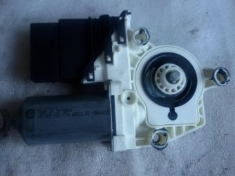 Motoras geam spate stg.